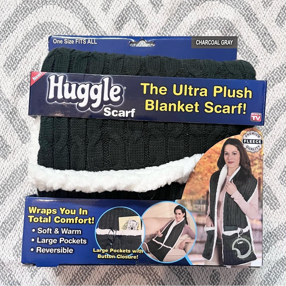 HUGGLE Ultra Plush Blanket Scarf Charcoal Gray NWT